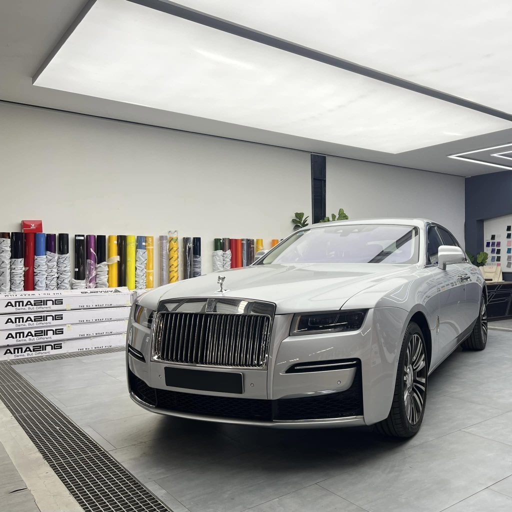 Rolls-Royce màu trắng tại xưởng ART WRAP