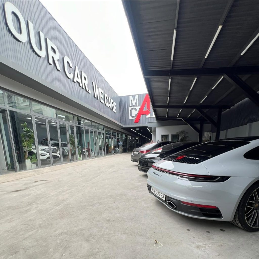 Khu vực xưởng chăm sóc xe đối tác ART WRAP